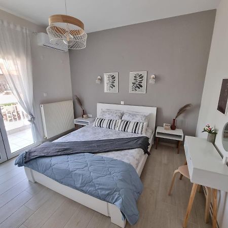 Our Home-Fully Renovated Apartments And Studios By The Sea Нікіті Екстер'єр фото