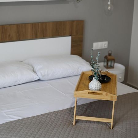 Our Home-Fully Renovated Apartments And Studios By The Sea Нікіті Екстер'єр фото