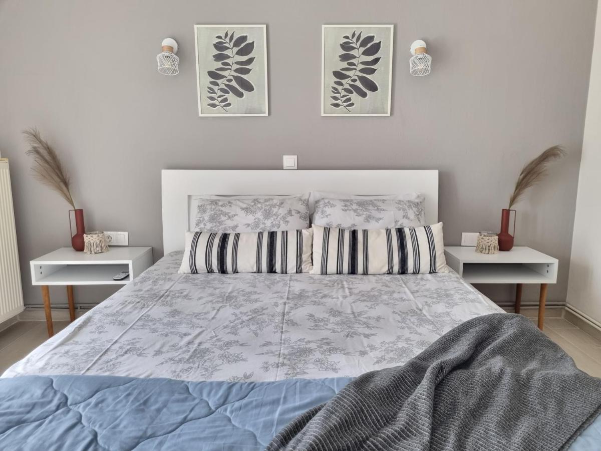 Our Home-Fully Renovated Apartments And Studios By The Sea Нікіті Екстер'єр фото