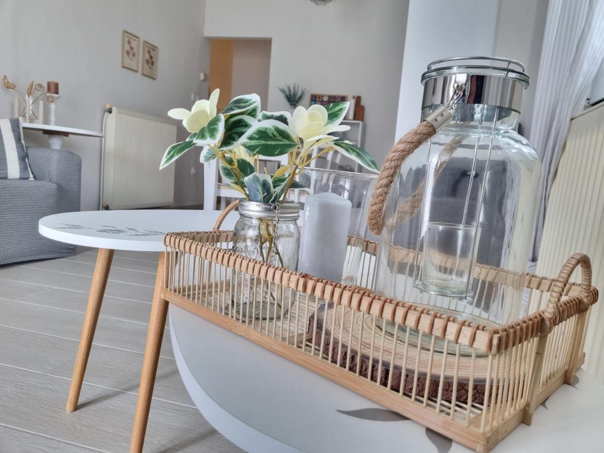 Our Home-Fully Renovated Apartments And Studios By The Sea Нікіті Екстер'єр фото
