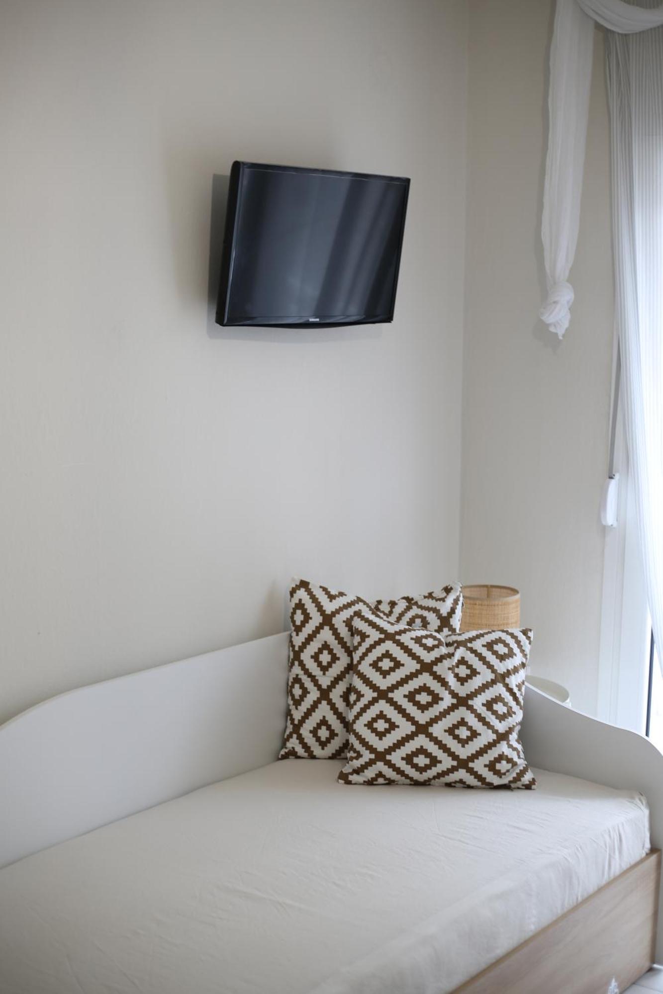 Our Home-Fully Renovated Apartments And Studios By The Sea Нікіті Екстер'єр фото