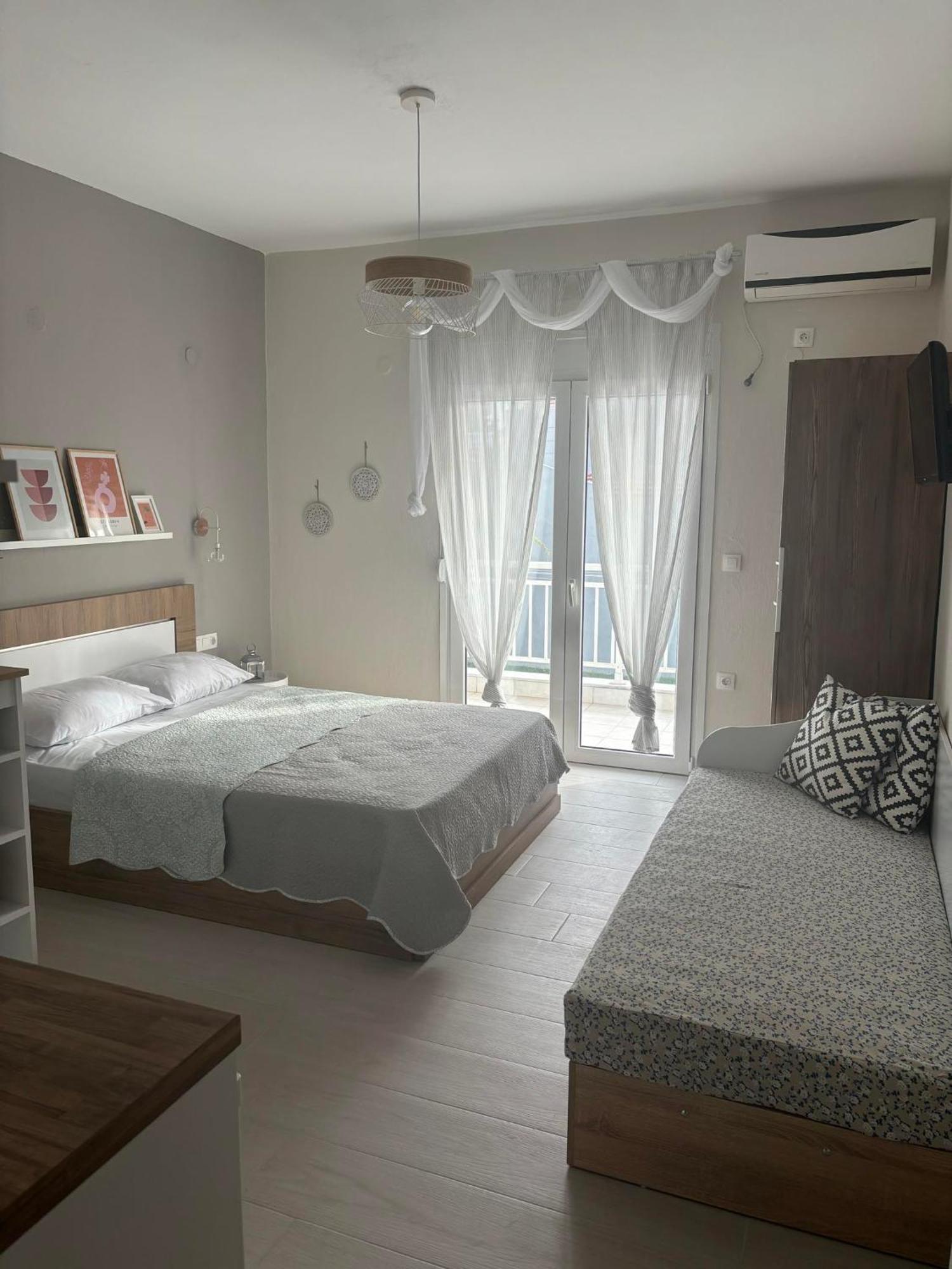 Our Home-Fully Renovated Apartments And Studios By The Sea Нікіті Екстер'єр фото