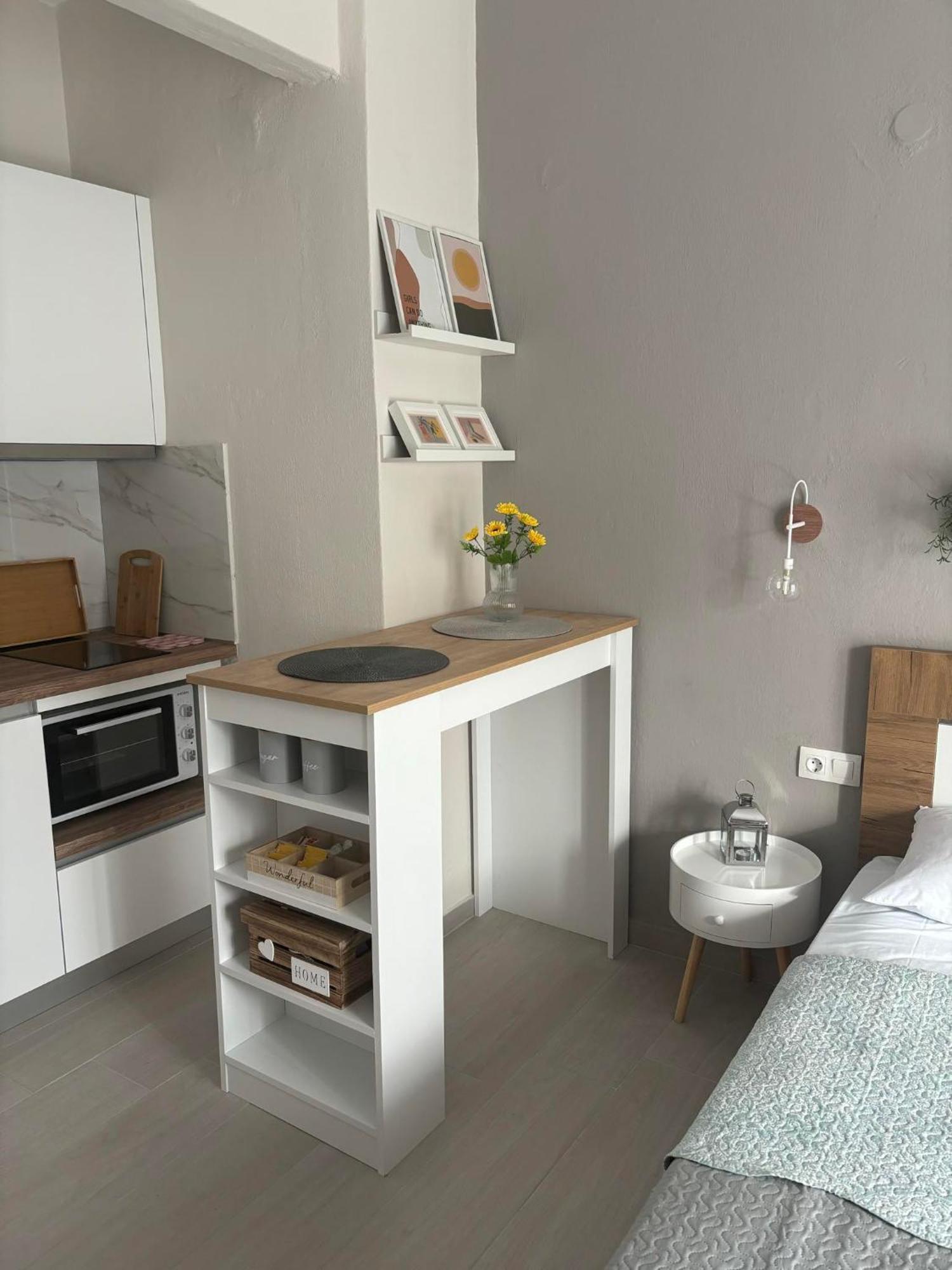 Our Home-Fully Renovated Apartments And Studios By The Sea Нікіті Екстер'єр фото