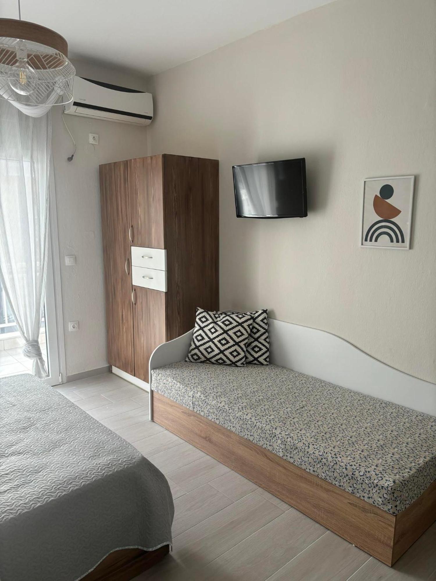 Our Home-Fully Renovated Apartments And Studios By The Sea Нікіті Екстер'єр фото