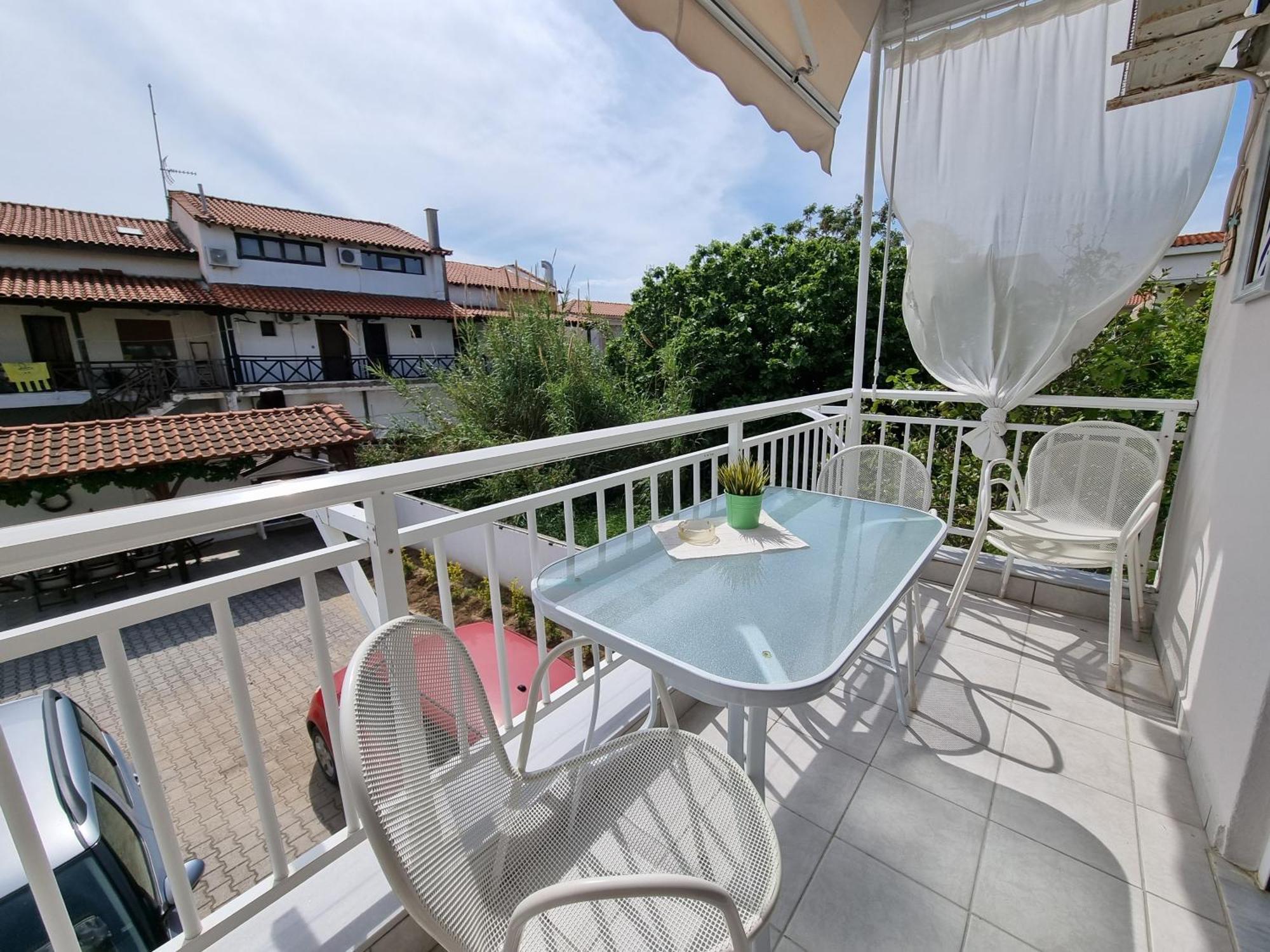 Our Home-Fully Renovated Apartments And Studios By The Sea Нікіті Екстер'єр фото